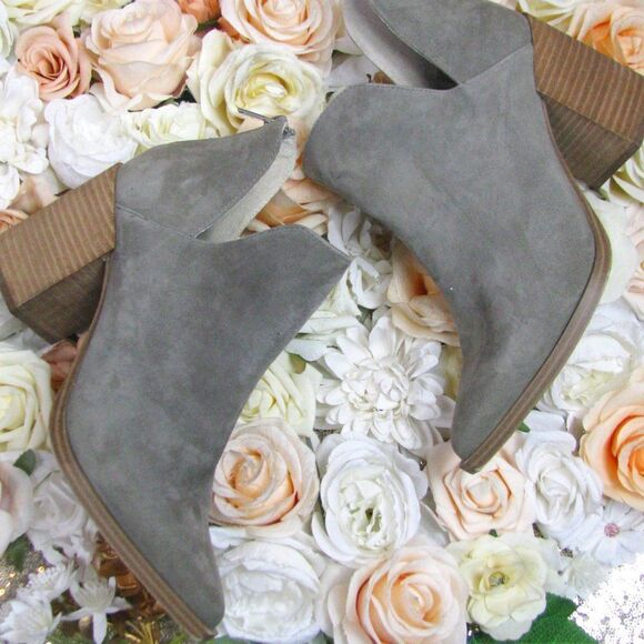 Steve Madden suede ankle booties 8 - Picture 2 of 10
